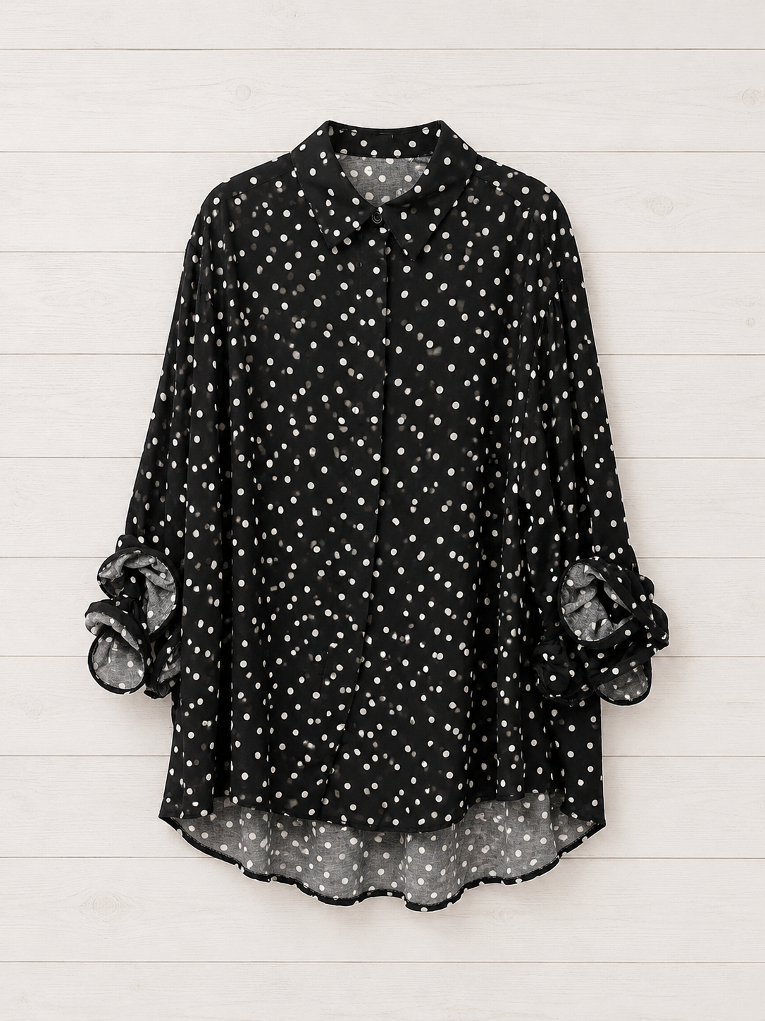 Camicia a pois con volant sulle maniche