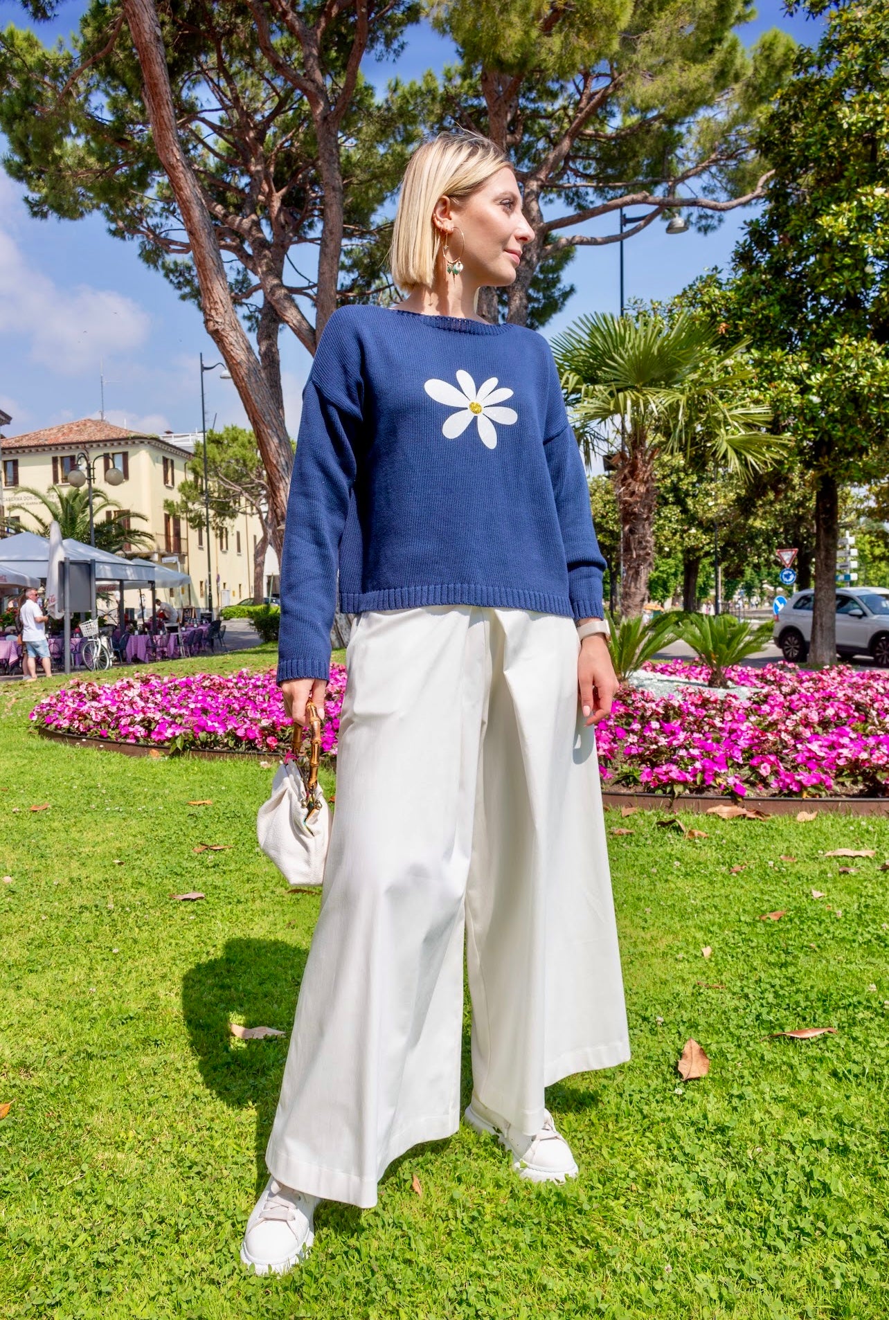 Maglione t-cecio con margherita
