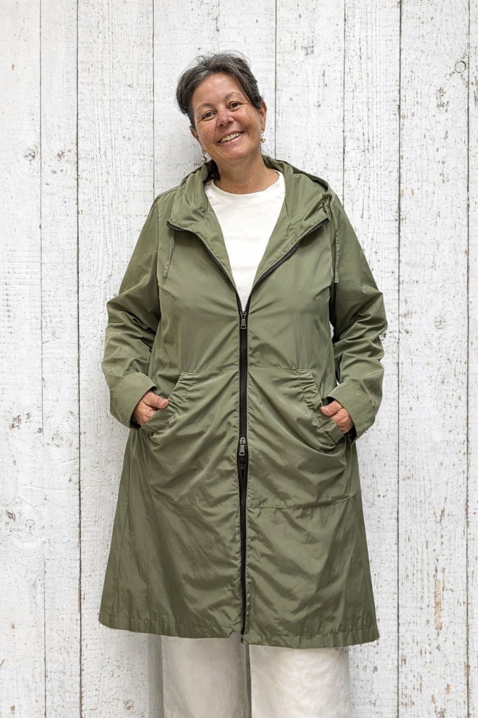 Trench sportivo in materiale tecnico