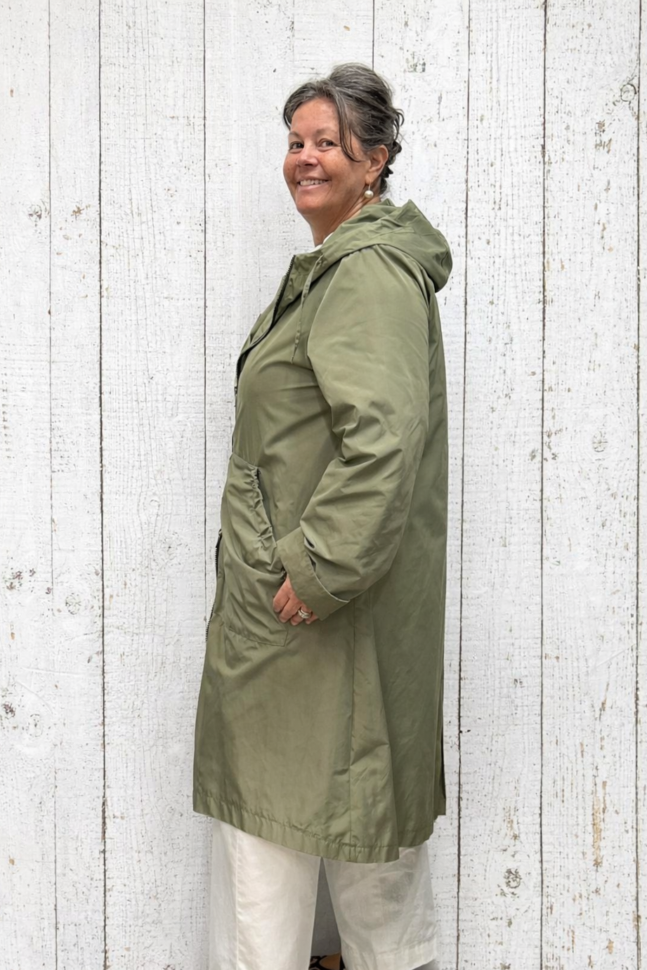 Trench sportivo in materiale tecnico